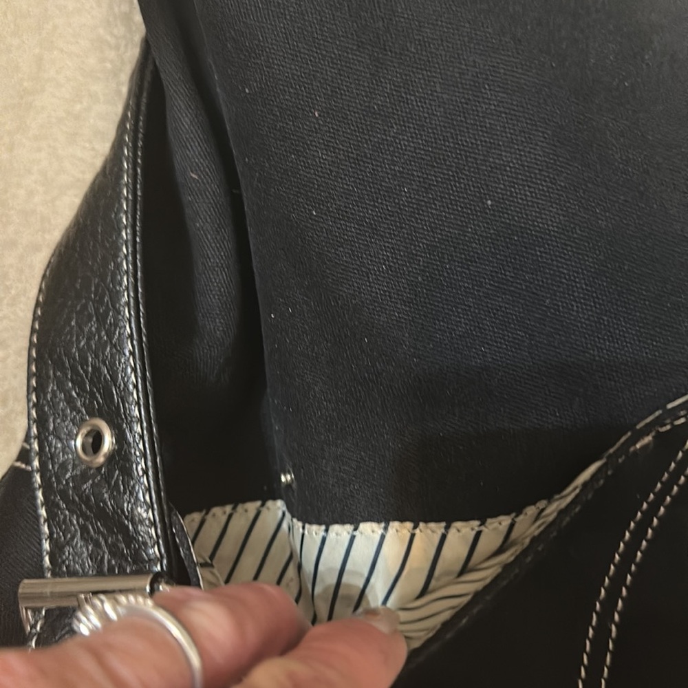 New Purse - Picture 2 of 6